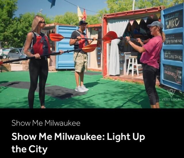Check out @verylocal where you’ll find @djgee_a and @momentswithmarleigh padding our rivers in search of some great destinations via @milwaukeekayak kayaks. Was a nice day ☀️ and enjoyed working with the whole @biebert team! S/O to @ian_mke @lightthehoan @harbordistrict @twistedfishermanmke @menomoneerivervalley @citylightsbrewing ⭐️🌎💦
•
•

#MKC #milwaukeekayak #milwaukeeriver #milwaukeekayakcompany #milwaukeekayakcompanytours #takemetotheriver #teammkc #harbordistrict #wisconsin #river #kayaking #10yearsafloat