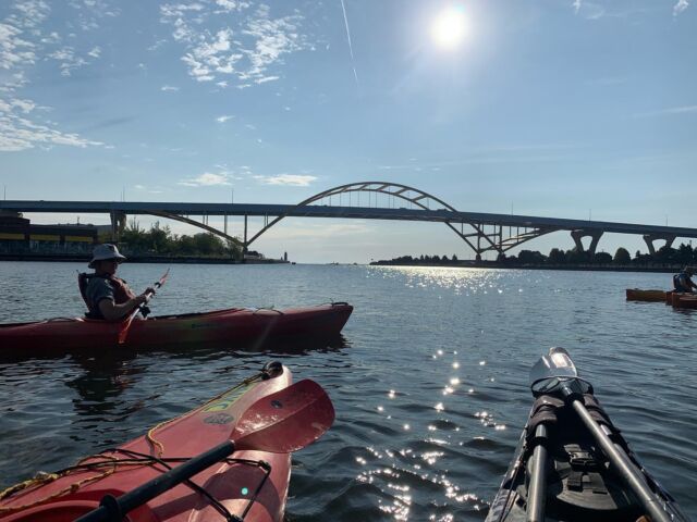 Opening at 2pm today b/c the Milwaukee and Menomonee Rivers are closed until 2pm for the @milwaukeeriverwalk Milwaukee River Challenge. ☀️🚣🏼‍♀️ Go check out the rowers who’ve gathered here from throughout the country rowing on our rivers! Great spots to check them out = Milwaukee Riverwalk, @schlitzparkmke @twistedfishermanmke @theharpmilwaukee @bluebatkitchen @hdmuseum 
So today, our main location will be open 2-7pm and @twistedfishermanmke closed today. 
Sunday: main open 9am-7pm + Twisted Fisherman open 10am-4pm. 
#MKC #milwaukeekayak #milwaukeeriver #milwaukeekayakcompany #milwaukeekayakcompanytours #takemetotheriver #teammkc #harbordistrict #wisconsin #river #kayaking #11yearsafloat #jerrysdocks  #schlitzpark #twistedfisherman #summer