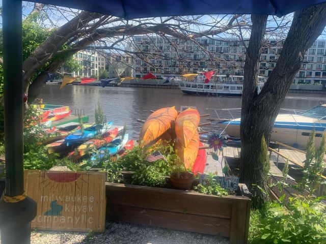 TGIF! Open today until 7:30pm or until all kayaks are back. It’s a nice day, hope to see you 🛶💙☀️
•
#MKC #milwaukeekayak #milwaukeeriver #milwaukeekayakcompany #milwaukeekayakcompanytours #takemetotheriver #teammkc #harbordistrict #wisconsin #river #kayaking #11yearsafloat #jerrysdocks  #schlitzpark #twistedfisherman #summer #fall #winter #spring #water #nature #waterislife