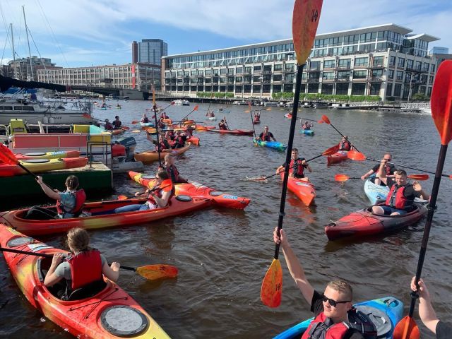 We hosted a bunch of cattle 🐄 farmers from Germany today and had a lotta fun, can’t you tell?
•
#milwaukeeriver #milwaukeekayakcompany #milwaukeekayakcompanytours #takemetotheriver #teammkc #harbordistrict #wisconsin #river #kayaking #11yearsafloat #jerrysdocks  #schlitzpark #twistedfisherman #summer #fall #winter #spring #water #nature #waterislife