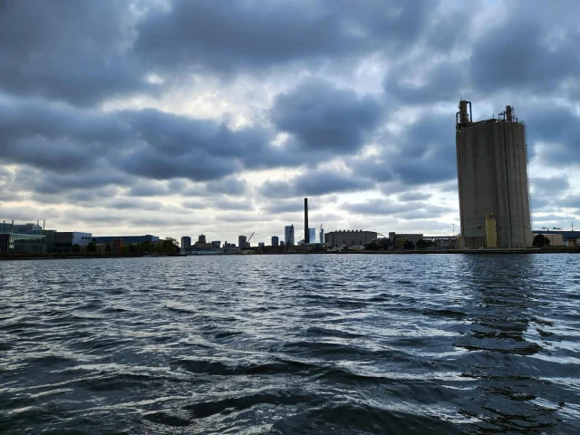 The clouds, the thunder, the lightning. What a day. Photo credits: Scott S.
•
#MKC #milwaukeekayak #milwaukeeriver #milwaukeekayakcompany #milwaukeekayakcompanytours #takemetotheriver #visitmilwaukee #teammkc #milwaukee #wisconsin #kayaking #milwaukee #wisconsin