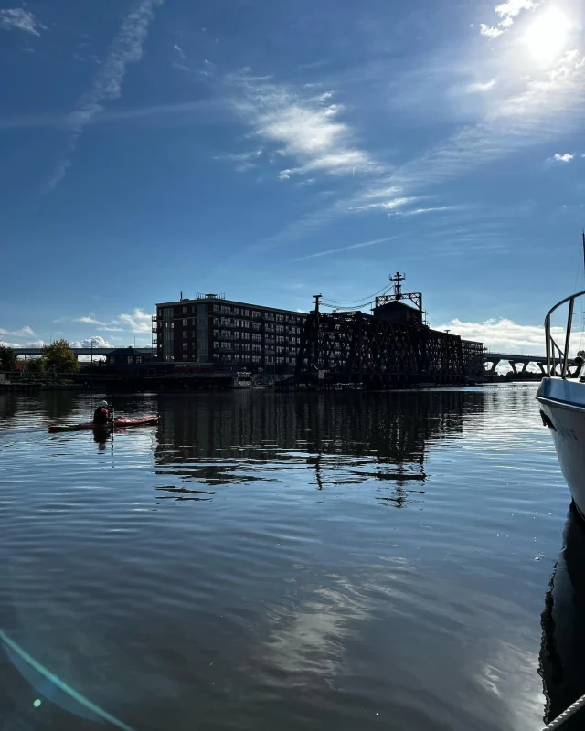 Working at MKC today if anyone wants to go kayaking ☀️ All kayaks due back by 5pm. Text us to reserve (414) 301-2240 
•
#MKC #milwaukeekayak #milwaukeeriver #milwaukeekayakcompany #milwaukeekayakcompanytours #takemetotheriver #visitmilwaukee #teammkc #milwaukee #wisconsin #kayaking #milwaukee #wisconsin