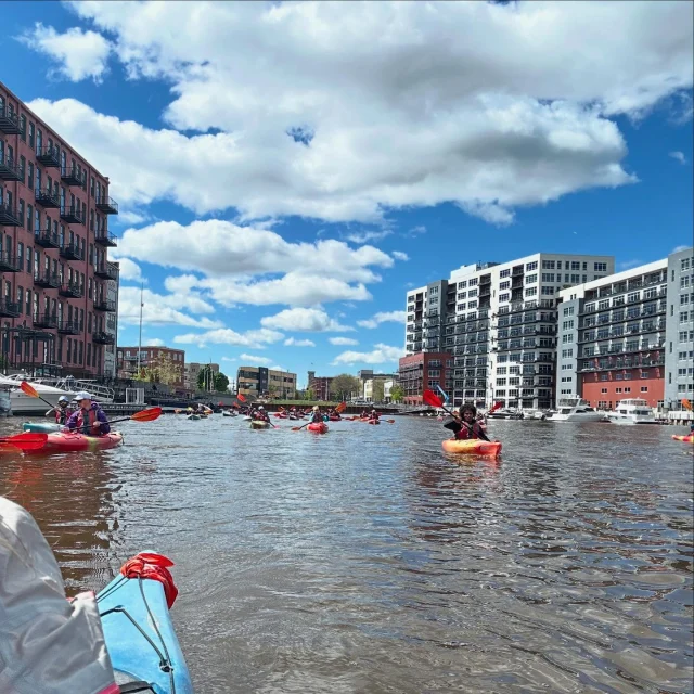 Good morning, Milwaukee ☀️ Open for kayak, canoe and paddleboards rentals + we have lunchtime tours 11-1pm alllllll weekend long! Hope to see you! 
•
#MKC #milwaukeekayak #milwaukeeriver #milwaukeekayakcompany #milwaukeekayakcompanytours #takemetotheriver #visitmilwaukee #teammkc #milwaukee #wisconsin #kayaking #milwaukee #wisconsin #puravida #tellmeallyourdreams #valentine #bemine #wearit #wearyourlifejacket #spring #summer #jerrysdocks #jerryssilomarina