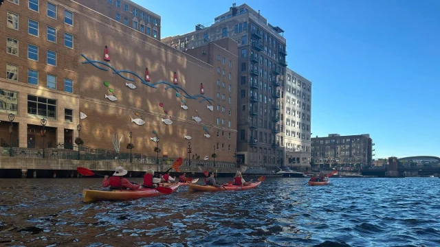 Good Sunday morning ☀️ Open for rentals today at our main location until 7:30pm or until all kayaks are back.
•
@schlitzparkmke is closed due to dock maintenance and @twistedfishermanmke is closed due to debris (we need the @mmsd_mke Skymmr to work its magic!). See you at main!