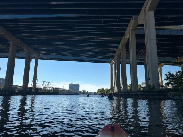 Good morning ☀️ It’s a great day to skip work and go kayaking! Plus, Hoancoming Kayak Parade is tonight 5-8pm - we’ll be paddling along with @funkclubwagon . Link in stories 🎼🛶
•
•
#MKC #milwaukeekayak #milwaukeeriver #milwaukeekayakcompany #milwaukeekayakcompanytours	
#takemetotheriver #visitmilwaukee #teammkc #wisconsin #kayaking #milwaukee #discoverwisconsin #puravida #bemine #wearit #summer #jerrysdocks #river #tellmeallyourdreams #goodvibesonly