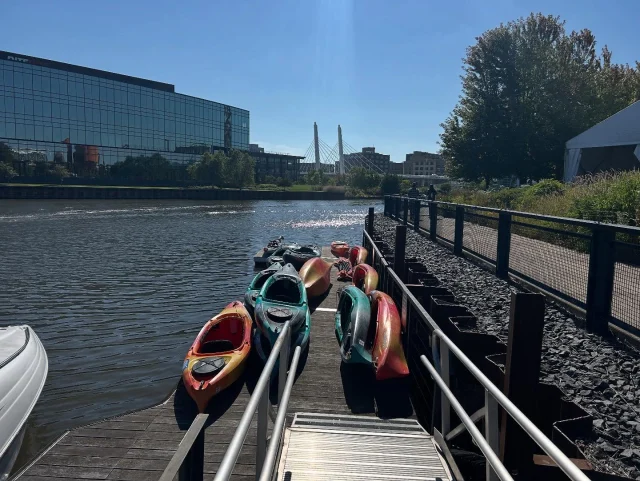 Was like a summer day out here on our rivers today ☀️💙🛶 Thanks everyone! @visitmilwaukee @hdmuseum 
•
•
#MKC #milwaukeekayak #milwaukeeriver #milwaukeekayakcompany #milwaukeekayakcompanytours	
#takemetotheriver #visitmilwaukee #teammkc #wisconsin #kayaking #milwaukee #discoverwisconsin #puravida #bemine #wearit #summer #jerrysdocks #river #tellmeallyourdreams #goodvibesonly