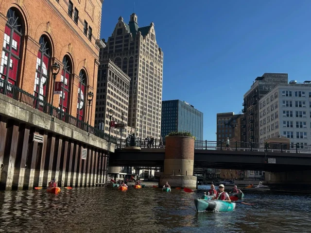 Good Sunday morning ☀️ Open today until 7pm or until all kayaks are back to the dock. It’s a beauty, hope to see you! 
•
•
#MKC #milwaukeekayak #milwaukeeriver #milwaukeekayakcompany #milwaukeekayakcompanytours	
#takemetotheriver #visitmilwaukee #teammkc #wisconsin #kayaking #milwaukee #discoverwisconsin #puravida #bemine #wearit #summer #jerrysdocks #river #tellmeallyourdreams #goodvibesonly