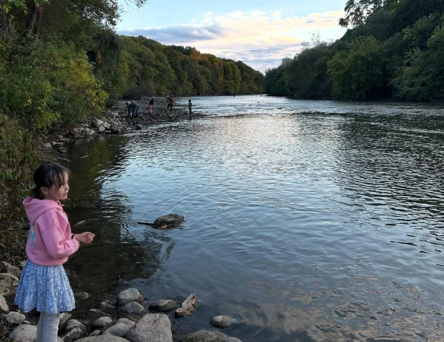 Officially off season, still hangin’ by the river. 💖🐟It’s been so beautiful. Thankful to everyone for a great season and ready to rest up for next season. Enjoy your time this fall and winter, see you in spring. 🛶💙☀️
•
#MKC #milwaukeekayak #milwaukeeriver #milwaukeekayakcompany #milwaukeekayakcompanytours	
#takemetotheriver #visitmilwaukee #teammkc #wisconsin #kayaking #milwaukee #discoverwisconsin #puravida #bemine #wearit #summer #jerrysdocks #river #tellmeallyourdreams #goodvibesonly