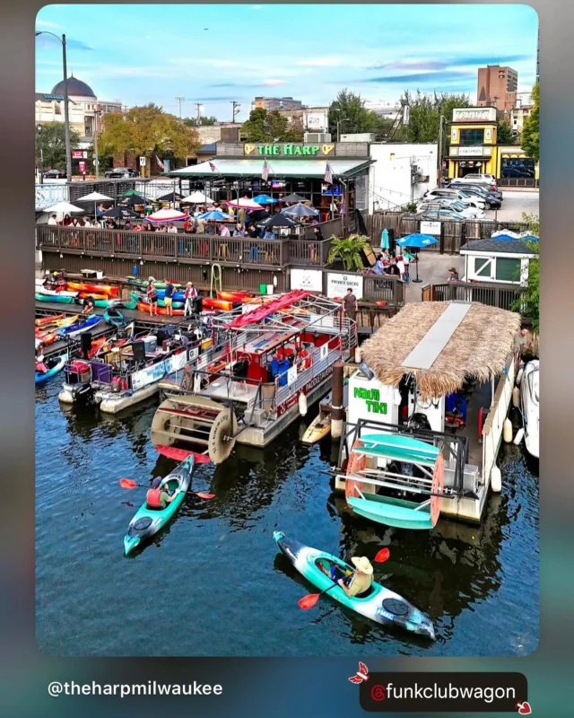 We recognize those kayaks 💙 MKE River Roundup coming up Wednesday nights again summer! Can’t wait to see you all! 
•
#MKC #milwaukeekayak #milwaukeeriver #milwaukeekayakcompany#milwaukee takemetotheriver milwaukeekayakcompanytours	
visitmilwaukee teammkc wisconsin kayaking milwaukee discoverwisconsin puravida bemine wearit summer jerrysdocks river tellmeallyourdreams goodvibesonly
@theharpmilwaukee @funkclubwagon @joyengine @milwaukeeriverwalk @twistedfishermanmke @indeedmilwaukee