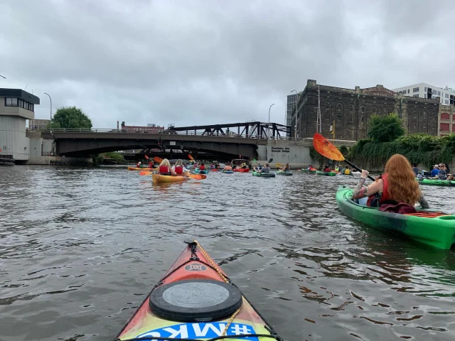 Flowin’ like a river over here on #worldwaterday @milwaukeekayak 🛶Opening for the season in May 💙
•
#MKC #milwaukeekayak #milwaukeeriver #milwaukeekayakcompanymilwaukee takemetotheriver milwaukeekayakcompanytours	
visitmilwaukee teammkc wisconsin kayaking milwaukee discoverwisconsin puravida bemine wearit summer jerrysdocks river tellmeallyourdreams goodvibesonly