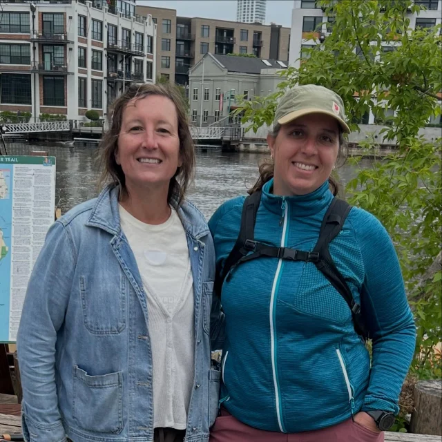 We were happy to welcome back Carolina from @gskayaking this weekend while she was in Milwaukee. She knows our rivers - and chose to kayak with us again while she was here. So cool ☀️ and thank you! I think it’s our turn to travel to Argentina and paddle with her company - who’s in? 💫🛶 
#mkc #milwaukee #takemetotheriver #visitmilwaukee #acleanriverisafunriver 
@visitmilwaukee @mkedowntown @harbordistrict